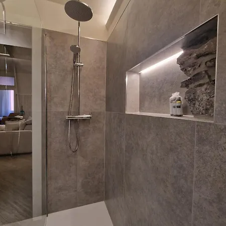 Casa A Mare In Pieno Centro Con Parcheggio Privato Incluso E Vicinissimo Al Mare * Chiavari