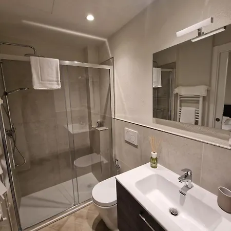 Casa A Mare In Pieno Centro Con Parcheggio Privato Incluso E Vicinissimo Al Mare * Chiavari