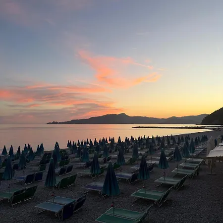 Ferienhaus Casa A Mare In Pieno Centro Con Parcheggio Privato Incluso E Vicinissimo Al Mare *